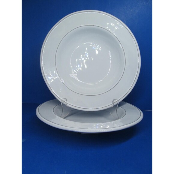 Sur La Table Set Of 2 White 9 3/4"W X 1 3/4H  Rimmed Soup Bowls VGC - Picture 6 of 6